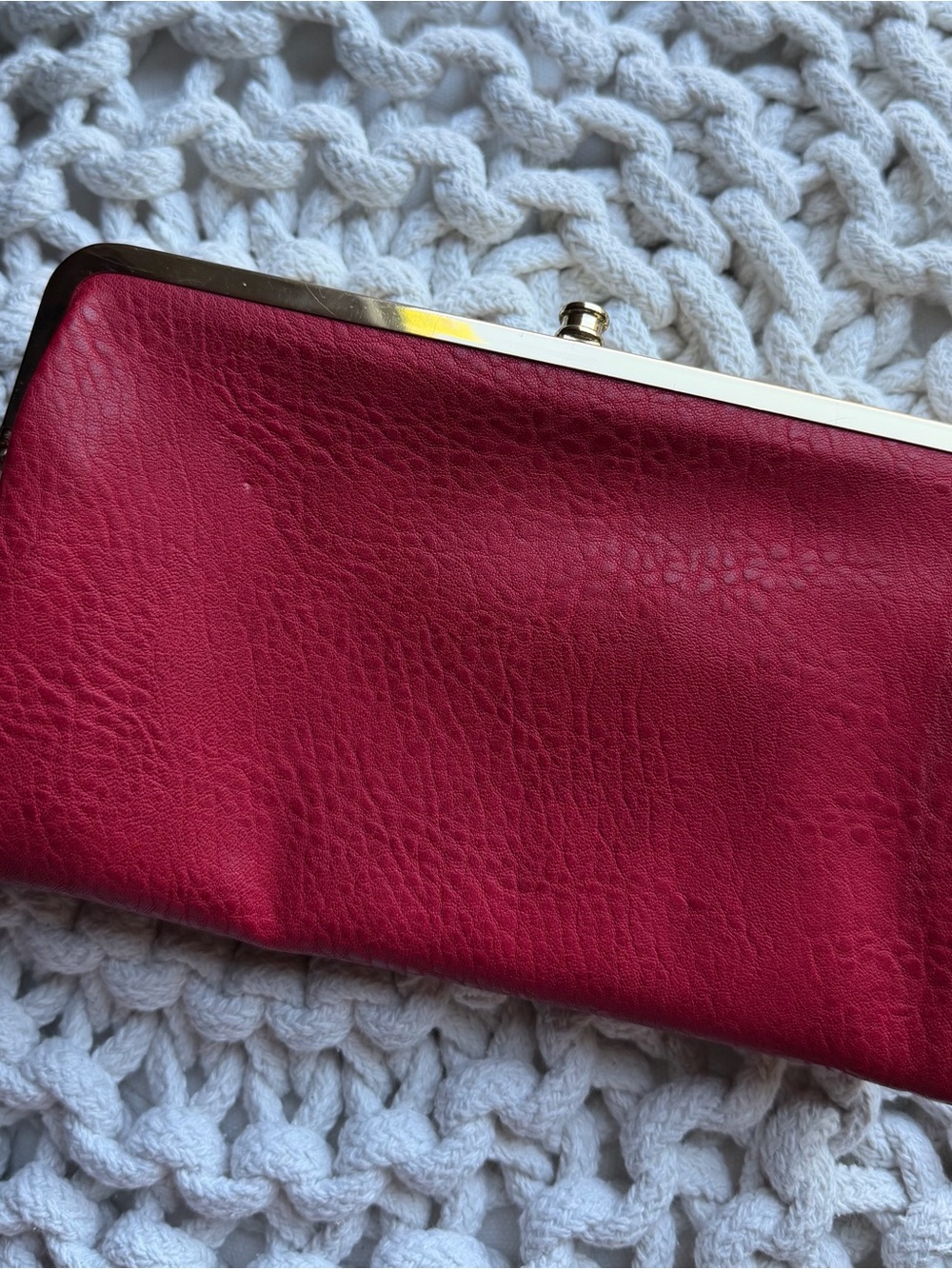 True Vintage 1960s Red Pebbled Leather Kiss-Lock Clutch Wallet